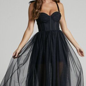 Showpo Emmary Gown - Bustier Bodice Tulle Womens Maxi Formal Dress in Black Sz 8